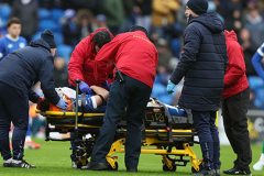 Chấn thương kinh hoàng ở trận đấu giữa Cardiff vs Stockport